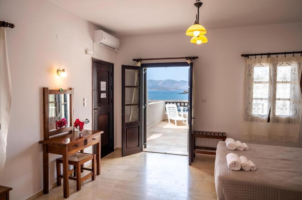 Pelagos Seafront Accommodation - George Myrties Esterno foto