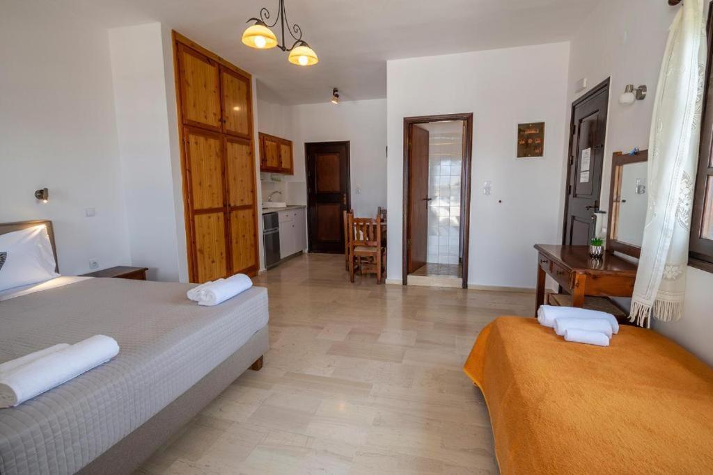Pelagos Seafront Accommodation - George Myrties Esterno foto