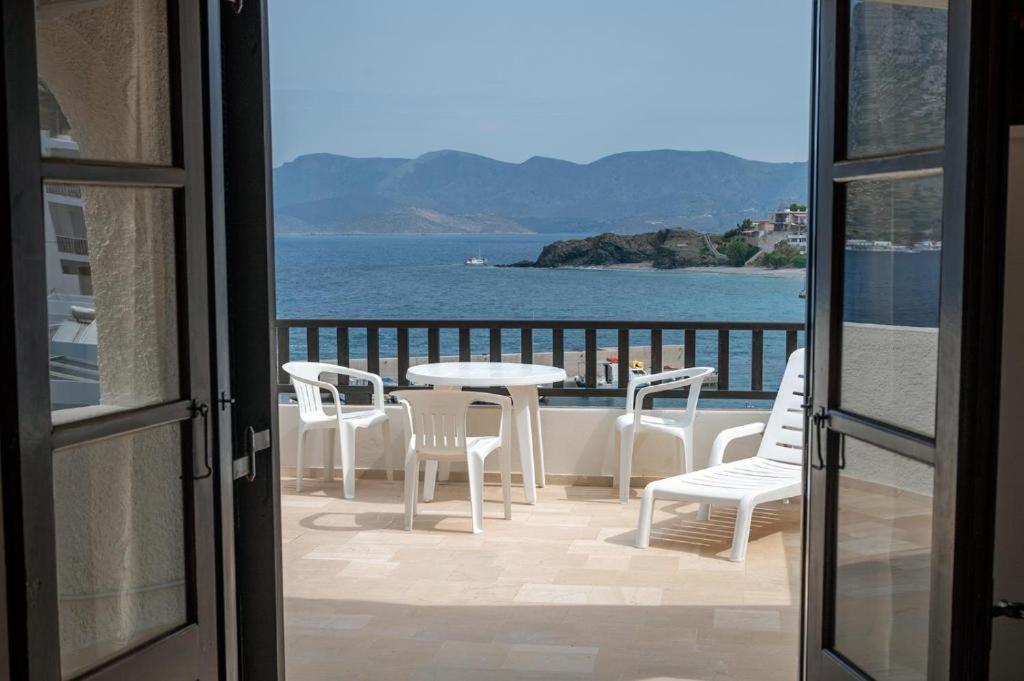 Pelagos Seafront Accommodation - George Myrties Esterno foto