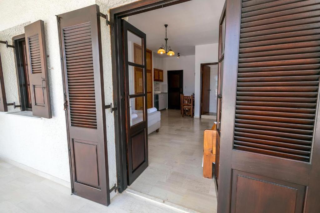 Pelagos Seafront Accommodation - George Myrties Esterno foto