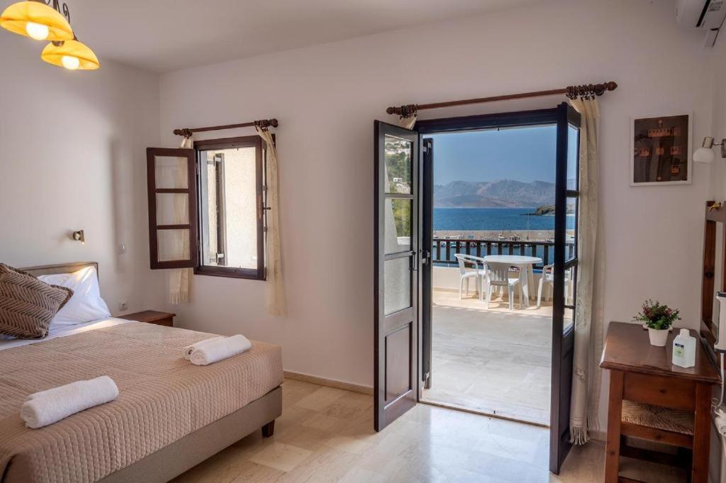 Pelagos Seafront Accommodation - George Myrties Esterno foto