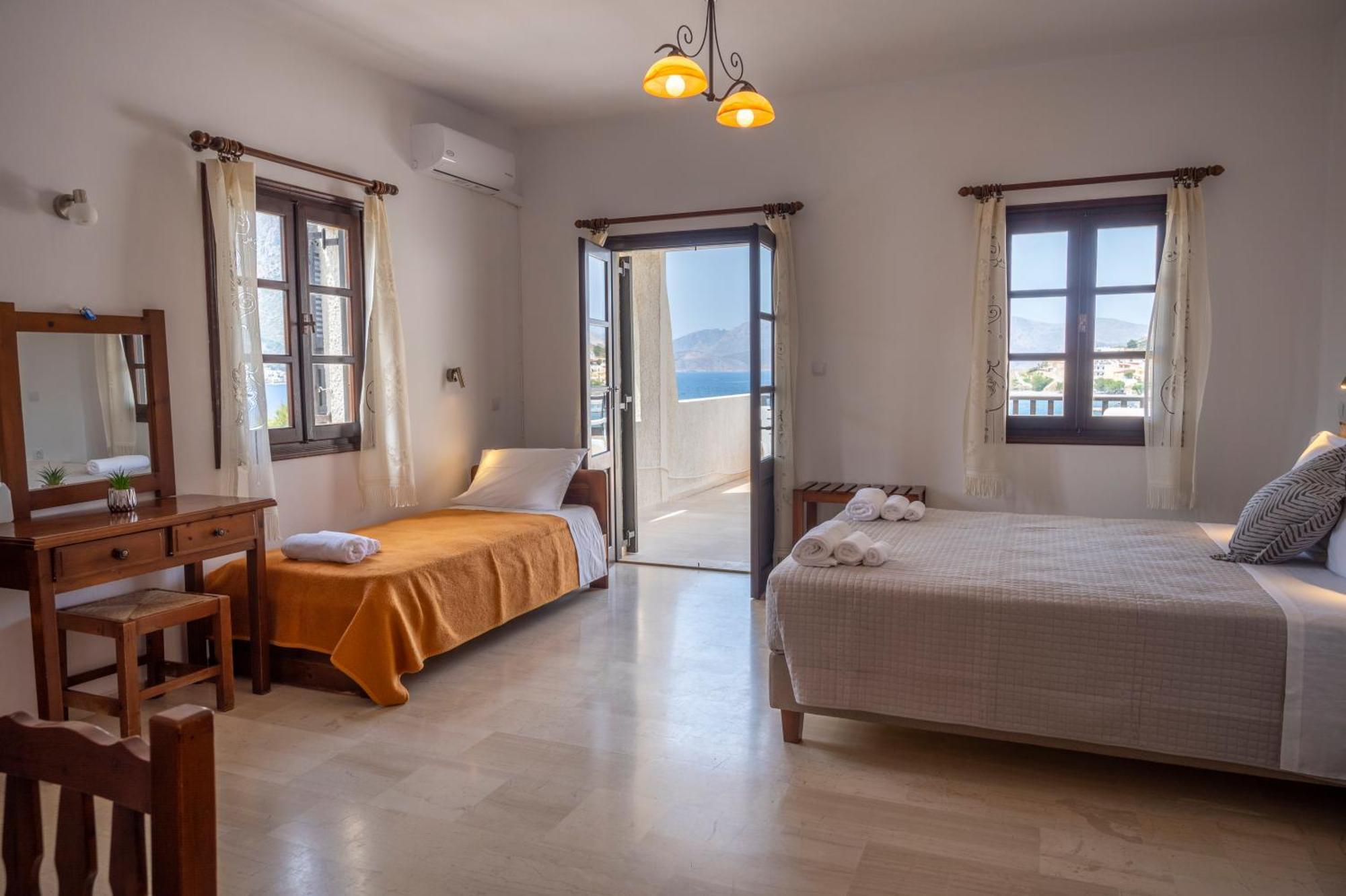 Pelagos Seafront Accommodation - George Myrties Esterno foto